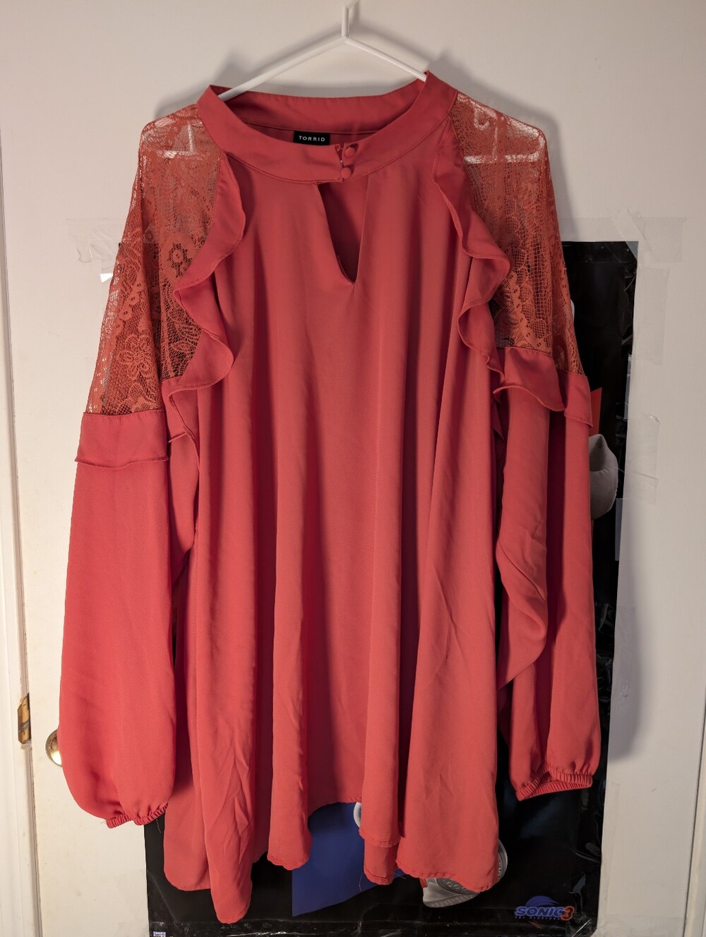 NWOT Torrid Georgette Crochet Inset Ruffle Blouse - Size 4 / US 26